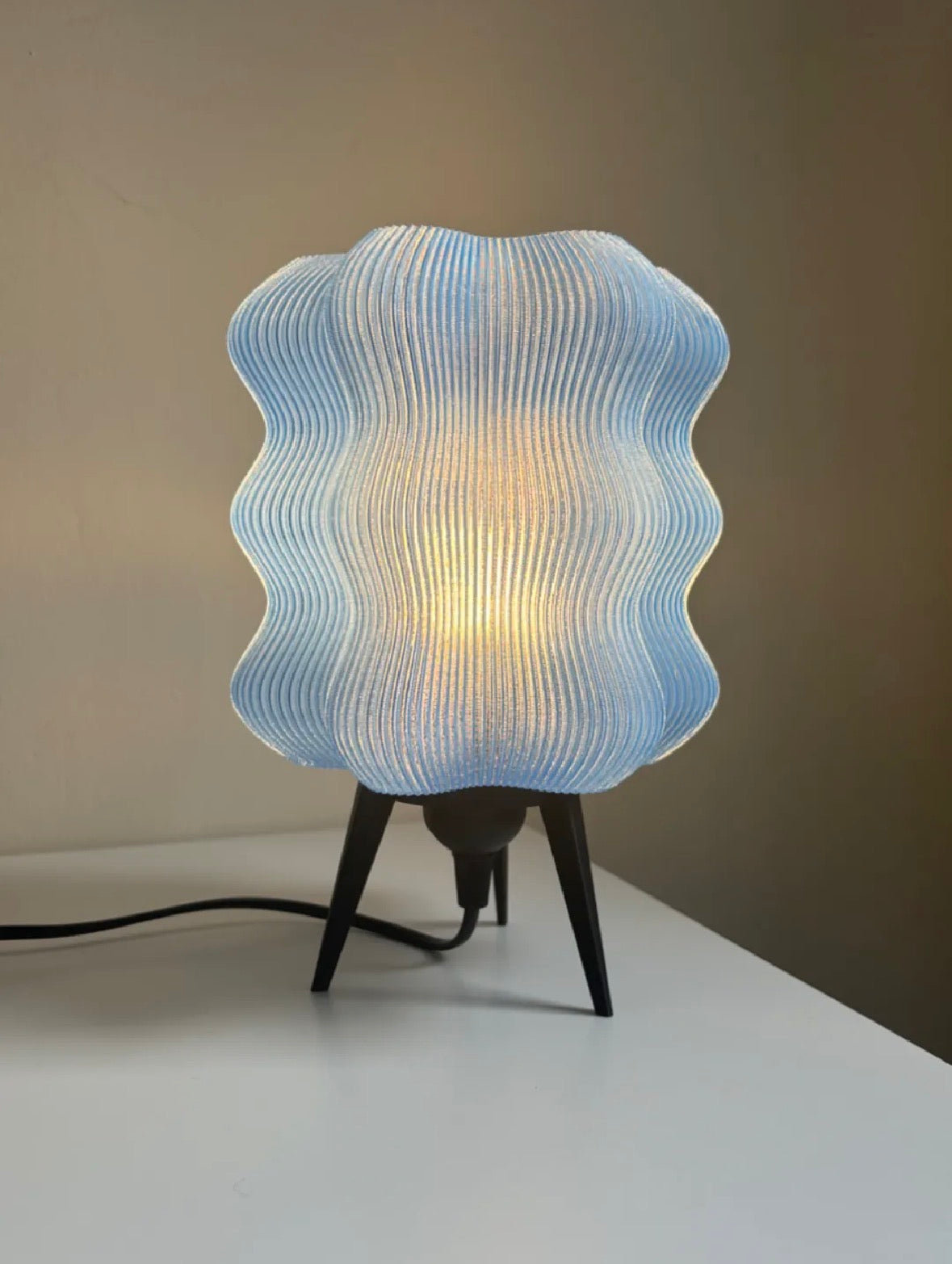 Wavy lamp
