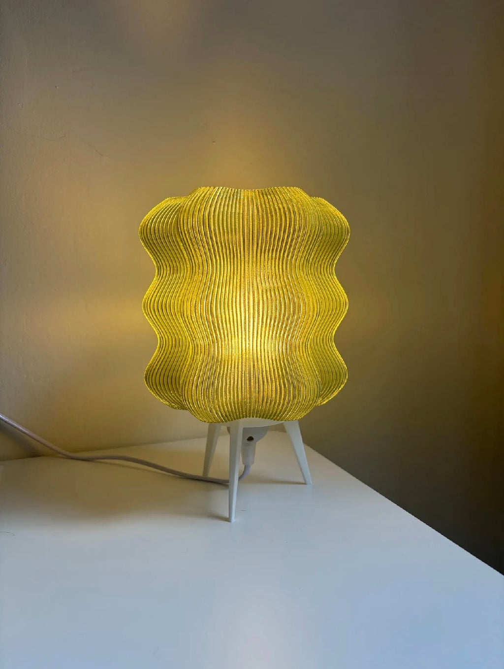 Wavy lamp