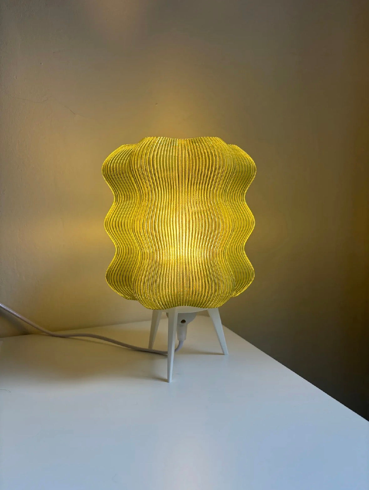 Wavy lamp